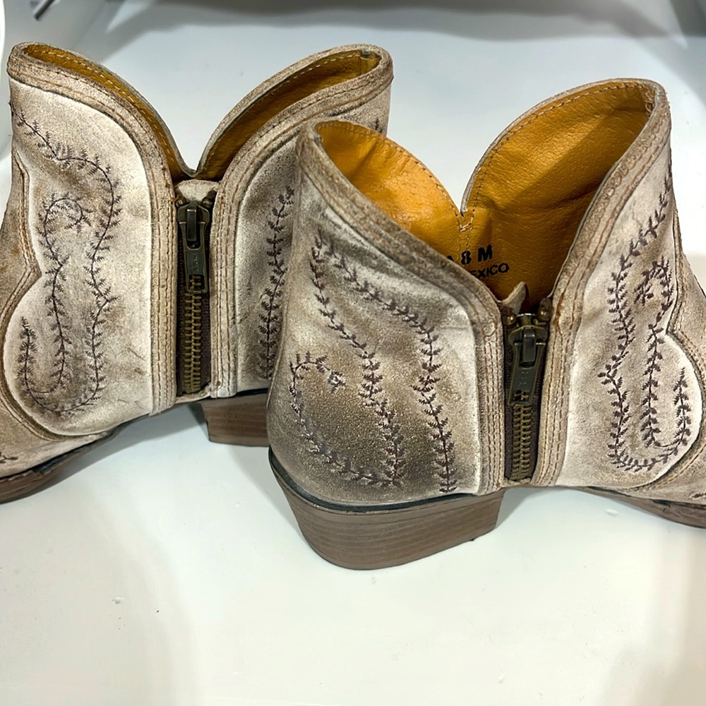 Sterling River Womens 8 Taupe Embroidered R-Toe Western Cowgirl‎ Boots Booties - Picture 3 of 8